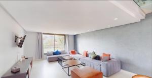 Très Beau Duplexe avec piscine depuis la terrasse