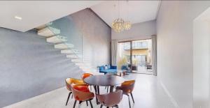 Très Beau Duplexe avec piscine depuis la terrasse