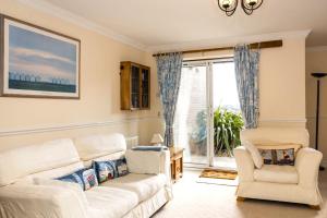 Lock & Quay - waterfront oasis