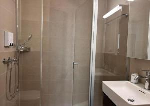 Exclusive Floor for 10 Guests -30-