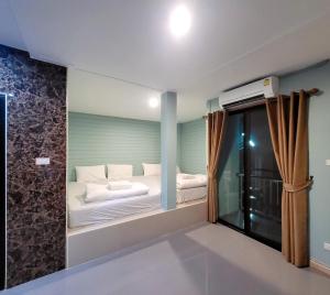 Uncle Noom Pool Villa