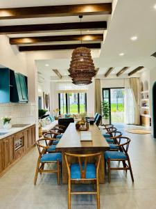 Biệt thự 3 phòng ngủ Windsea Villa - 4hvězdičkové hotely ve městě Bình Tú