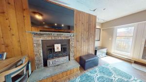 Mt Green 1-F05 Brought to you by GetAway Vacations