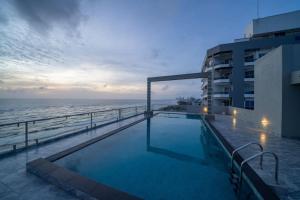 Gold Lavina - A Luxury Sea View Apartment