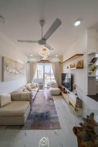 Gold Lavina - A Luxury Sea View Apartment