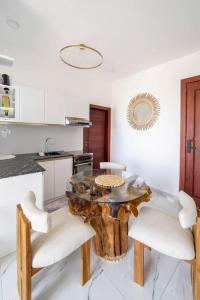 Gold Lavina - A Luxury Sea View Apartment