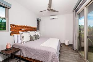 Contemporary Villa 3 BD 3BA Pool