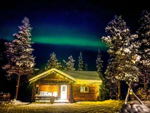 Log Cabin room in Aurora Camp Kurravaara