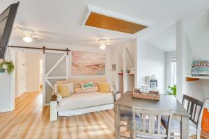 Epic Brunswick Apartment with Deck!