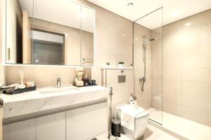 Cosmic Sky Suite High floor 1BR- Dubai Mall Access by Maxx Value Homes