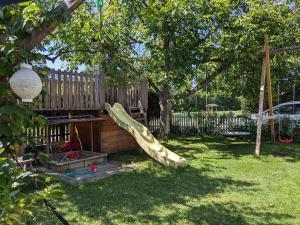 Schöne Wohnung mit Terrasse, Garten und-Pool