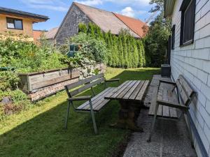 Schöne Wohnung mit Terrasse, Garten und-Pool