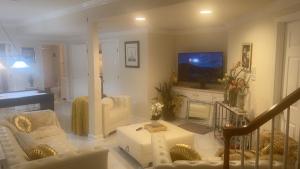 Pleasant, Enjoyable and Relaxing, Lower Level