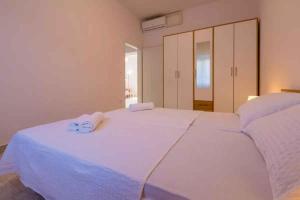 Apartments in Novi Vinodolski 39117