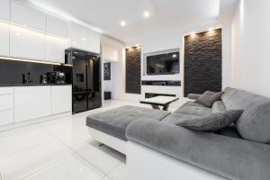 White Luxury Apartment