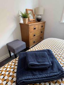 Town centre apartment with parking