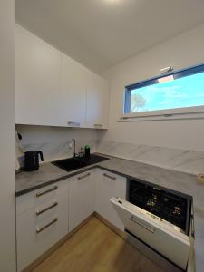 LA TERRAZZA - Very Quiet - Free park - 3 min from Varese center and lake - AIR Conditioning - Cycling friendly
