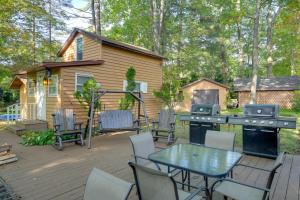 Chautauqua Lake Access Waterfront Cottage with Dock