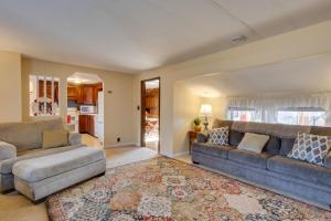 Chautauqua Lake Access Waterfront Cottage with Dock