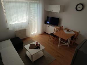 Apartman H 