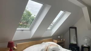 Dachwohnung im Villenviertel