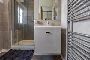 Luxurious 2 Bed House near Birmingham