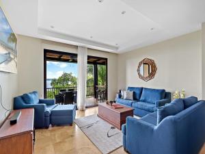 Spacious Ocean View 3 bd Condo w - Pool
