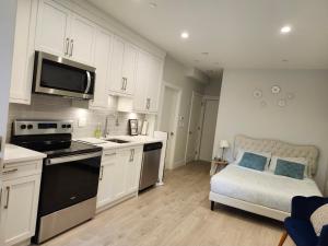 Cozy Private Suite near YVR Airport