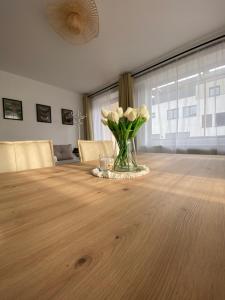 ART - Apartments Tirol with Balcony & FREE Parking