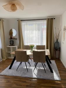 ART - Apartments Tirol with Balcony & FREE Parking