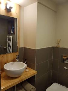 Excelente departamento dúplex de 3 ambientes con 2 dormitorios y 2 baños