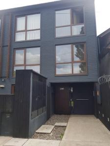 Excelente departamento dúplex de 3 ambientes con 2 dormitorios y 2 baños