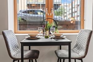 Sleek Modern City Apartment