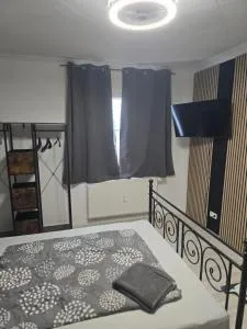 Zimmer mit privatem Badezimmer - Eppelheim