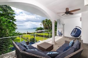 Exquisite Oceanfront Villa w - Pool