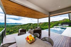 Villa w - Infinity Pool and Stunning Ocean Views