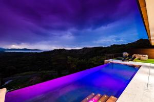 Villa w - Infinity Pool and Stunning Ocean Views