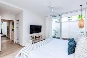 Beachfront home with Pool