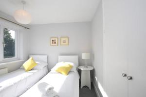 3 BR Begbroke House Oxford