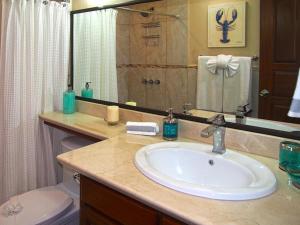 Picturesque Beachfront Condo w - Pool