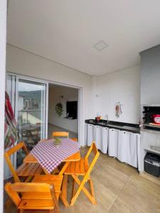 Apê 212 - Piscina, Churrasqueira, 2 Quartos a 600m da Orla Central