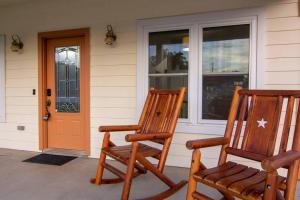 3 Bedroom House 5 Min Walk to Square