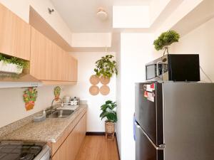 Spacious 1BR with Sunset view at The Celandine