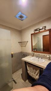 Casa familiar luminosa con cochera y parilla