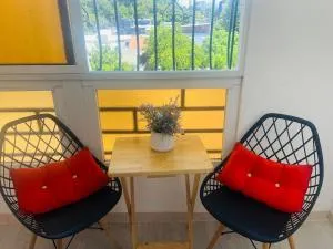 Fantástico y pequeño estudio - El Ejido