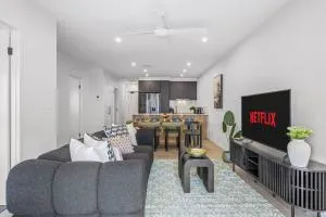 Family Retreat - Free Secure Car Park, Garden City Westfield Shopping, Restaurants - Belmont