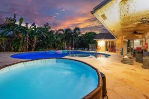 New! Private Pool House with Hot Tub, free Wi-Fi, massage chair and Arcade! - Highland Beach