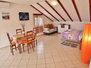 Apartments Dragica - One Bedroom Apartment with Balcony and Sea View B 