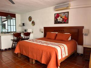 Beautiful Jr Suite in the heart of Puerto Vallarta half a block from the beach