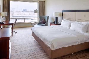 Deluxe Guest Room, 1 King, City View room in Copenhagen Marriott Hotel